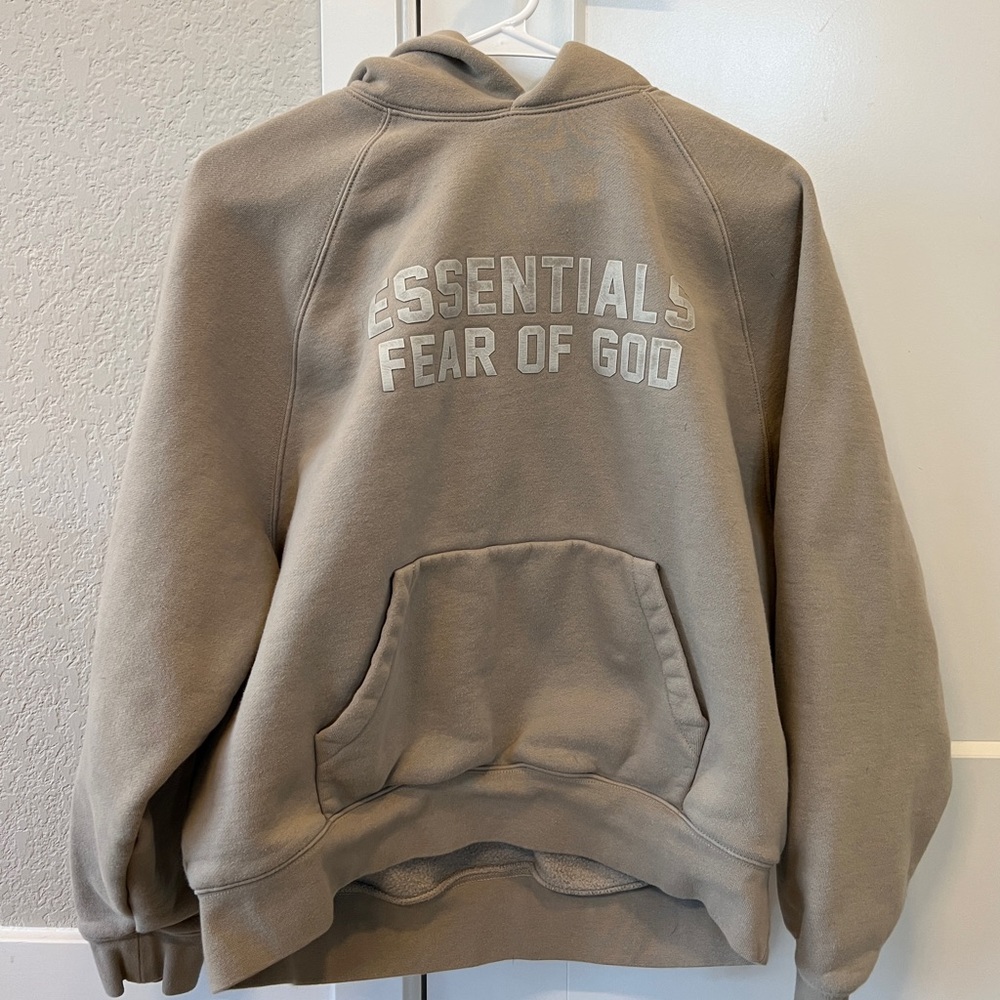 (S) Fear of God Essentials Hoodie